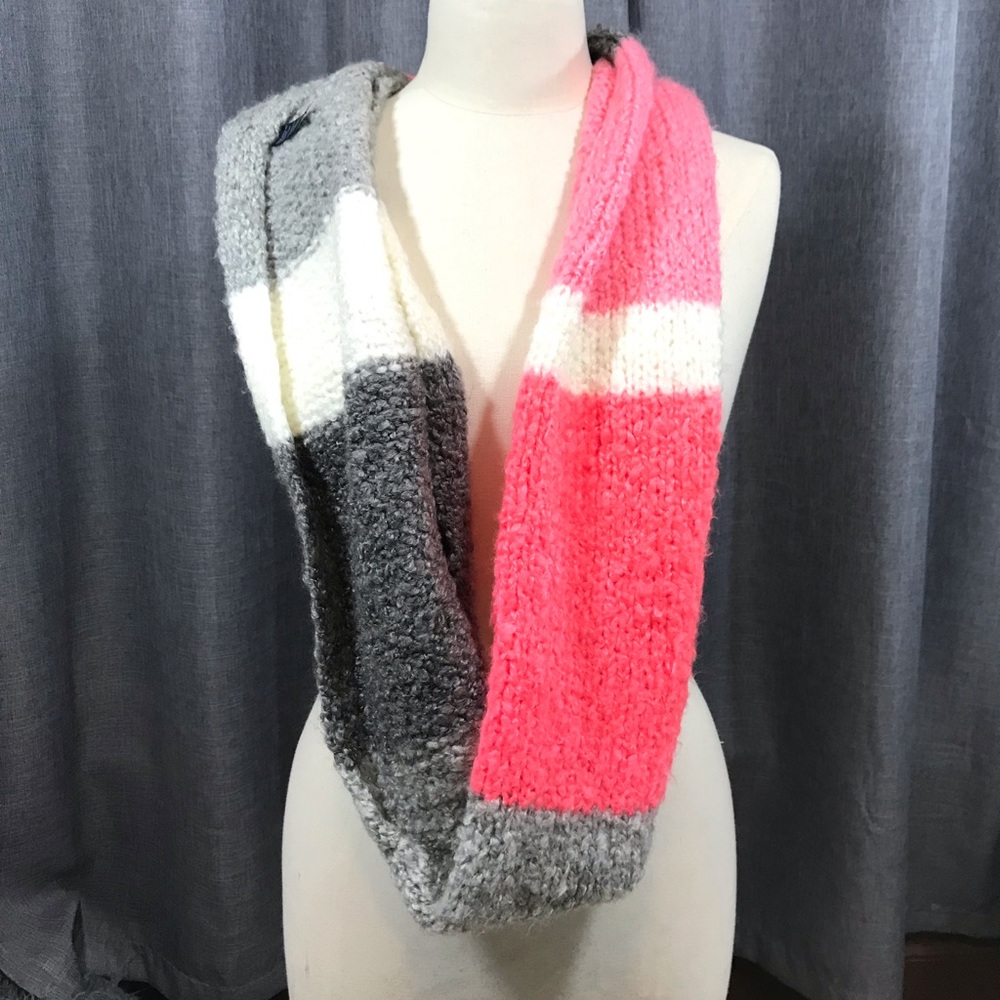 Cozy American Eagle Infinity Scarf